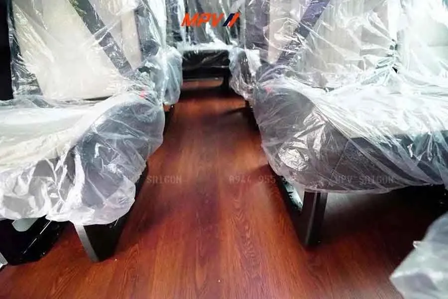 Sàn SPC vân gỗ Ford Transit