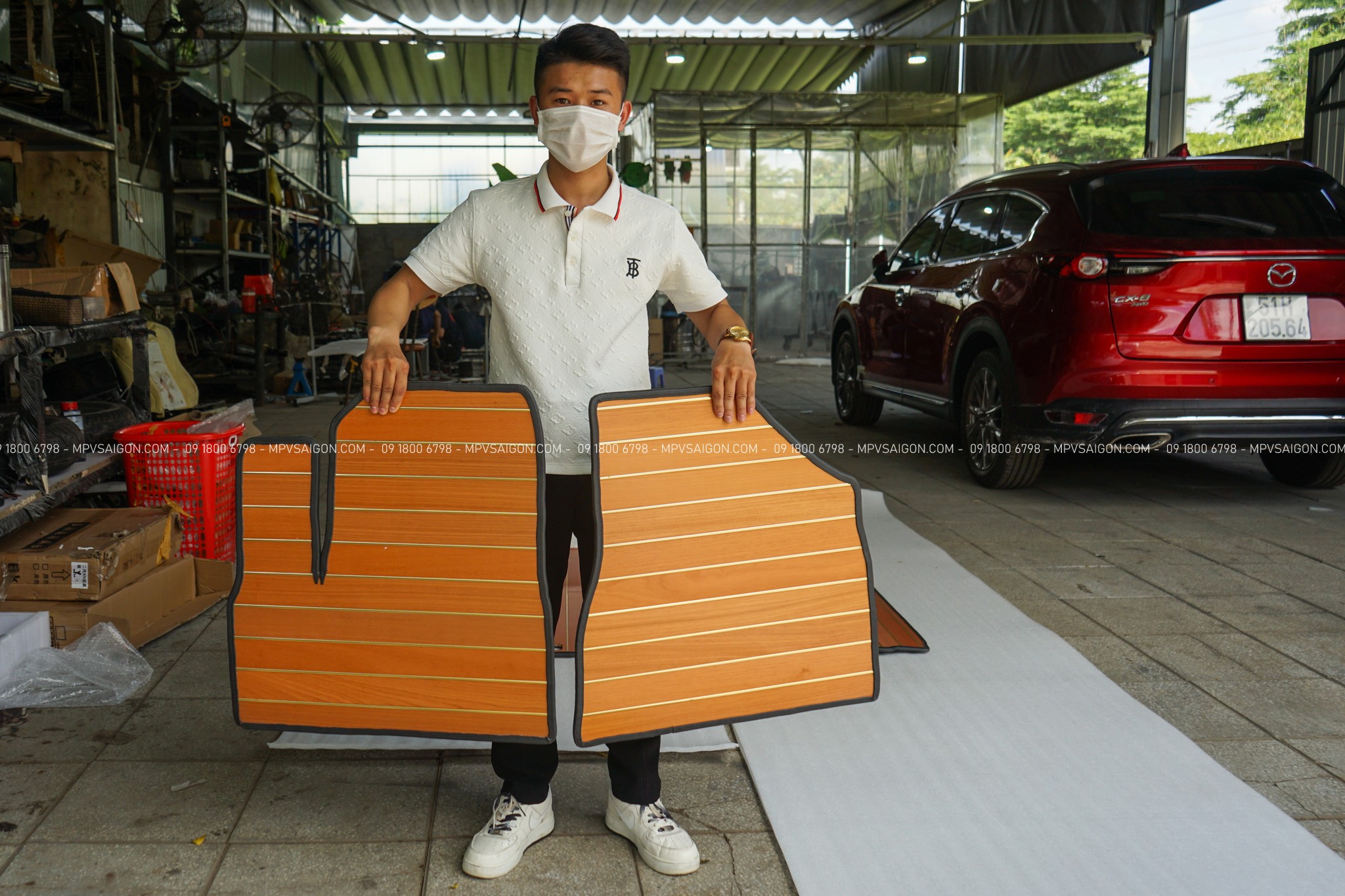 Sàn gỗ tự nhiên chỉ vàng- chỉ nhôm Carnival 2025