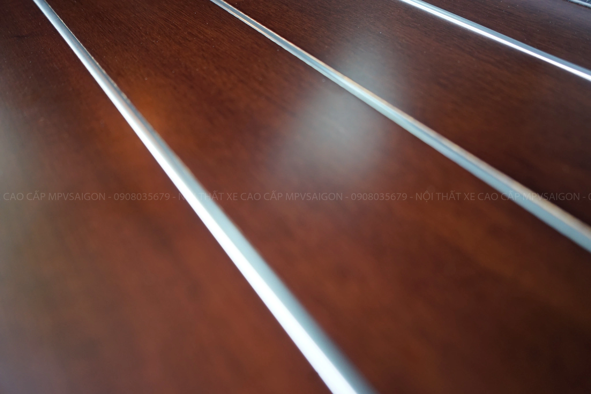 Sàn gỗ tự nhiên Hyundai Custin mẫu mới nhất 2025 tại MPVSAIGON