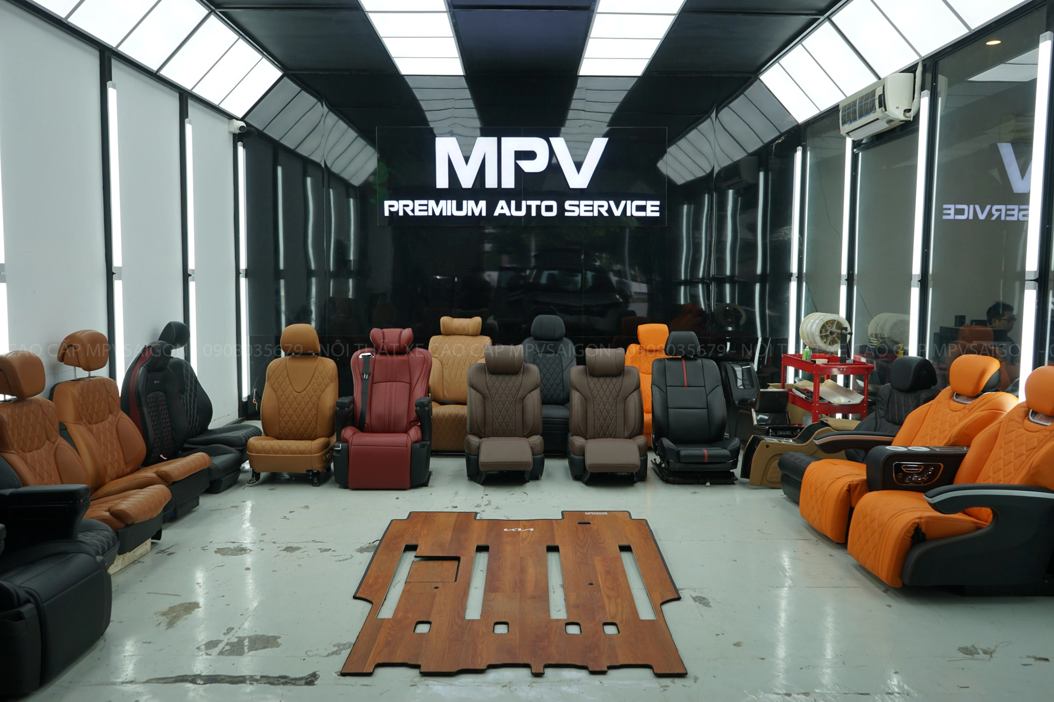 Sàn gỗ tự nhiên Hyundai Custin mẫu mới nhất 2025 tại MPVSAIGON