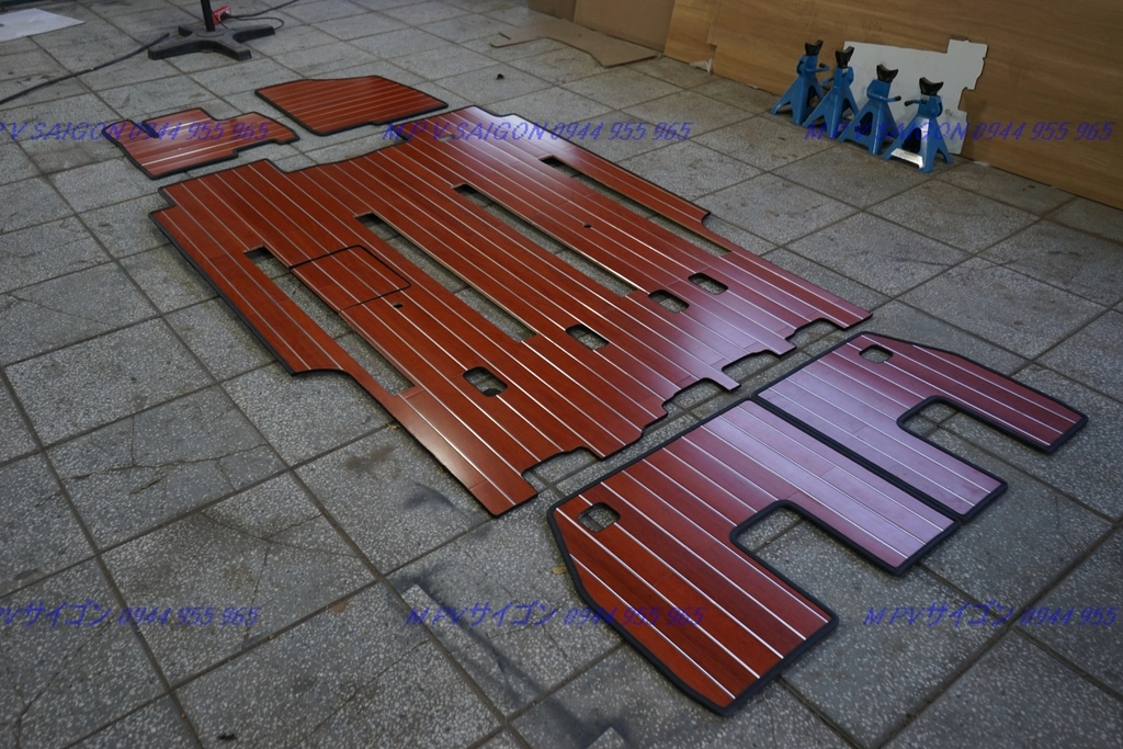 Sàn gỗ tự nhiên Kia Carnival 2024 2025 7 chỗ