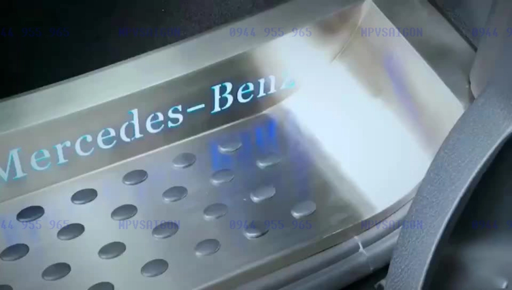 Sàn gỗ tự nhiên Mercedes Benz Vito V220 V250