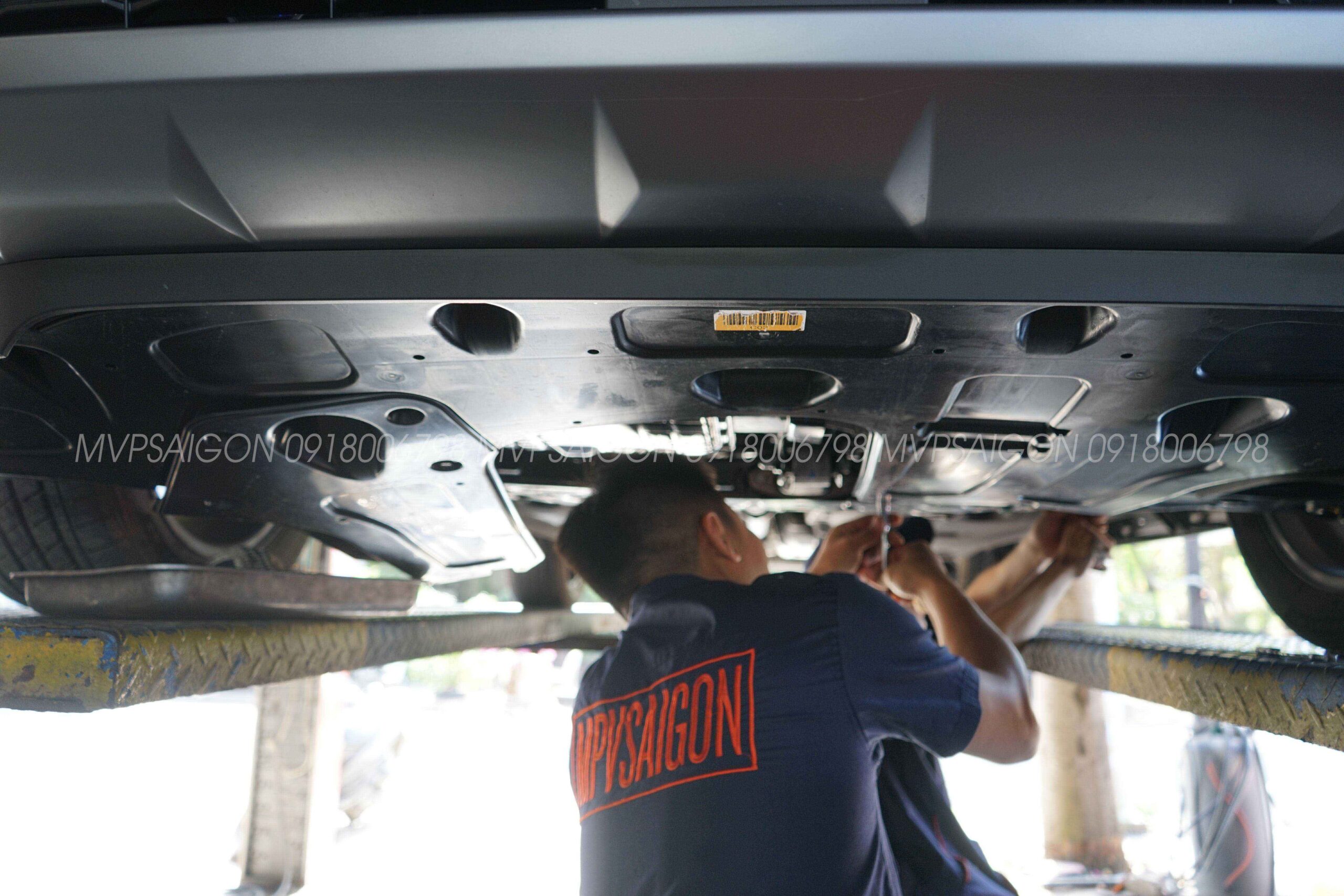 Tấm ốp gầm bảo vệ động cơ - tấm giáp gầm Honda Odyssey