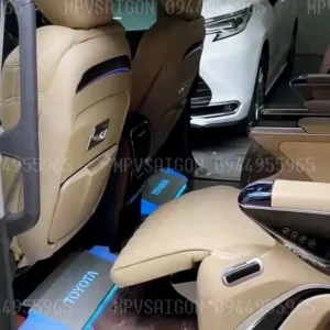 Toyota Sienna độ nội thất thương gia Limousine: báo giá mới nhất