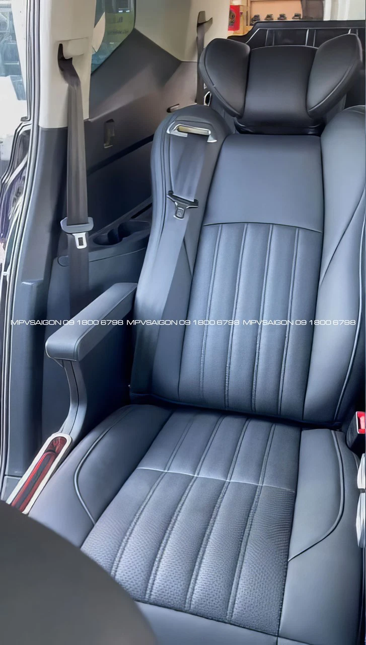 Volkswagen Teramont nâng cấp combo ghế limousine và con ngựa tủ lạnh