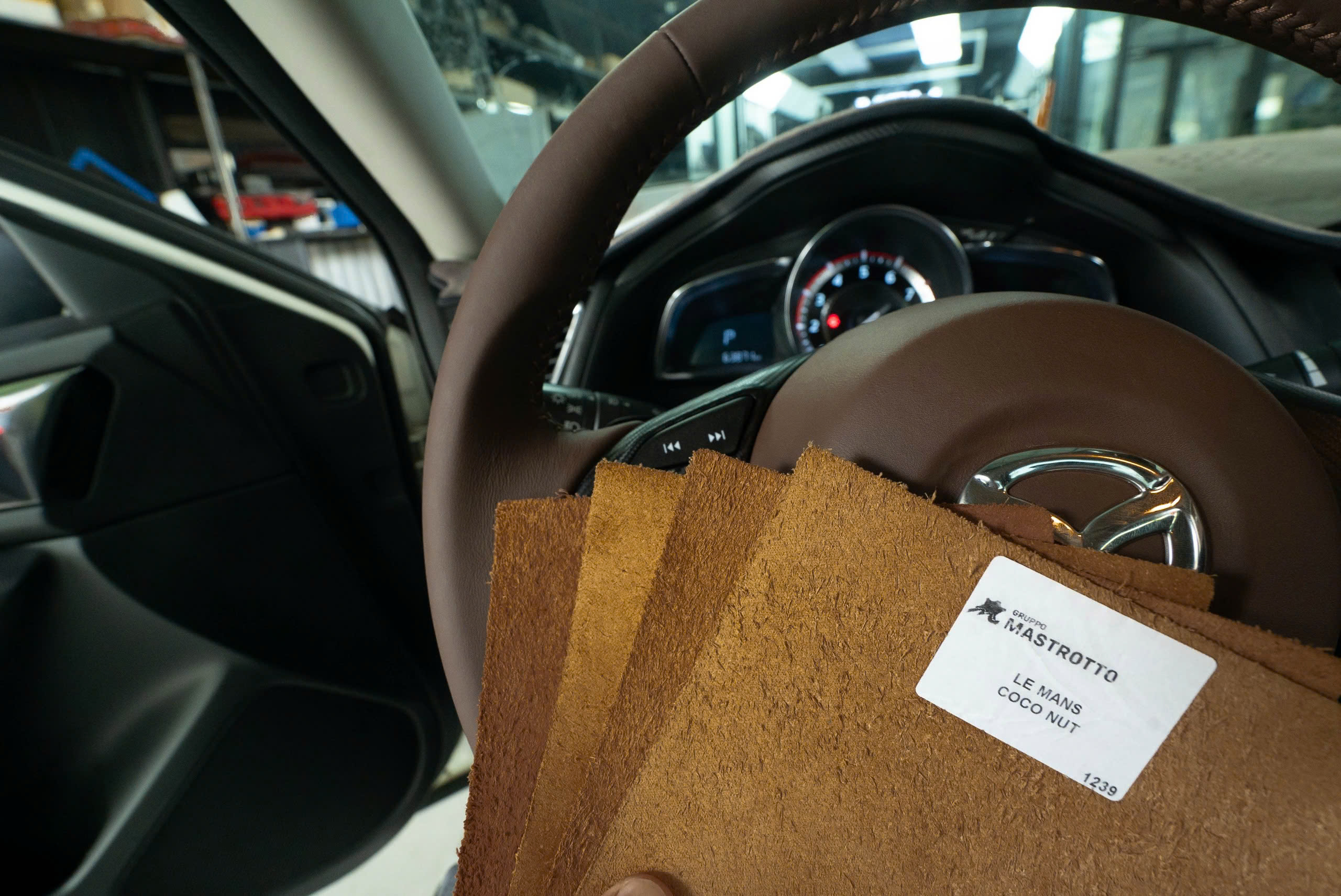 BỌC DA & ĐỔI MÀU NỘI THẤT MAZDA TẠI MPVSAIGON