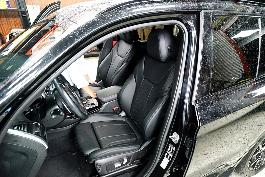 Bọc da ghế & đổi màu nội thất BMW
