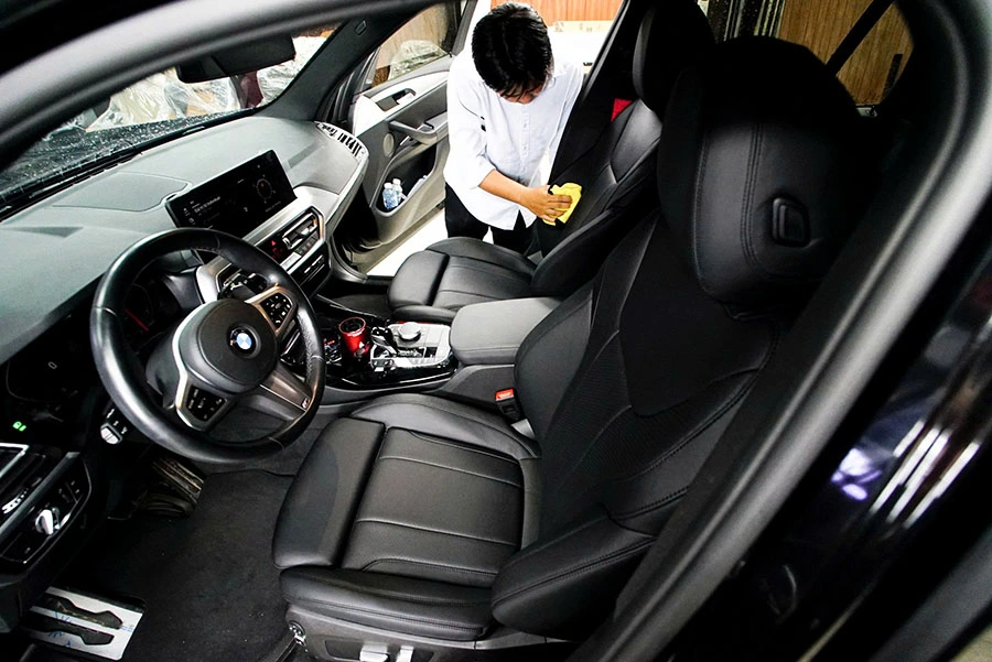 Bọc da ghế & đổi màu nội thất BMW
