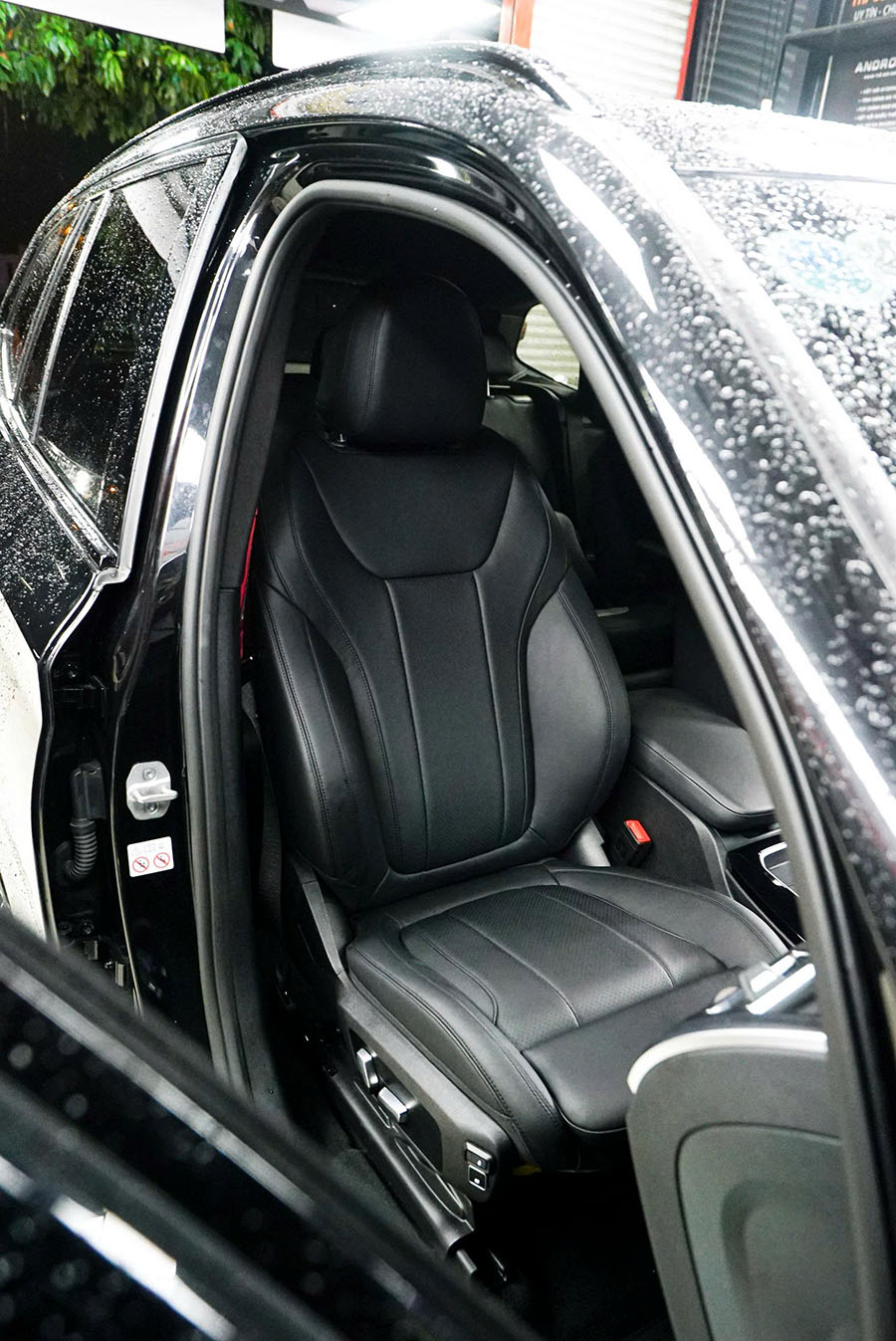 Bọc da ghế & đổi màu nội thất BMW
